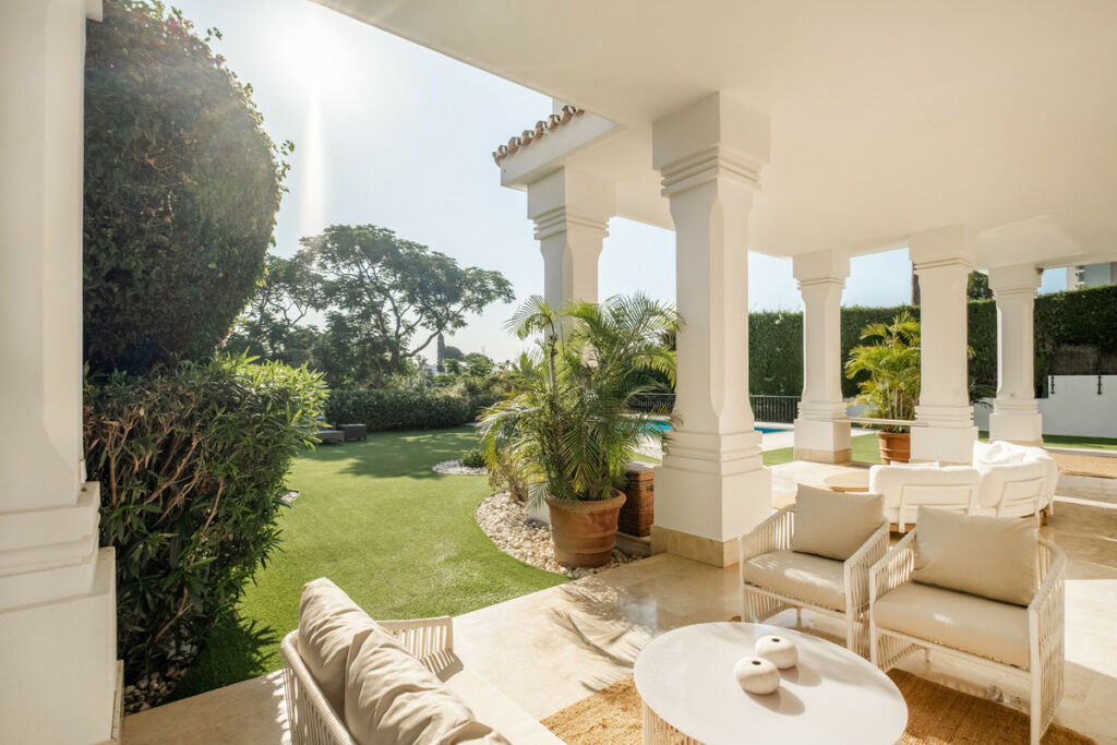 Detached Villa Aloha Málaga - image 22