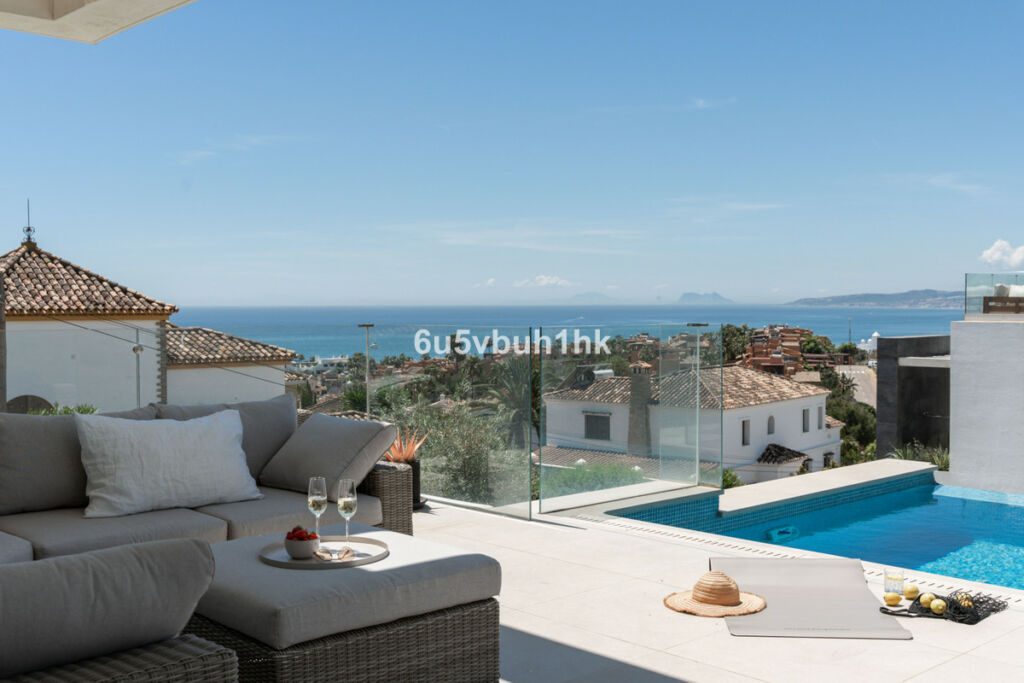 Detached Villa Estepona Málaga - image 22