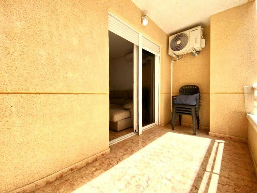 Middle Floor Apartment Torrevieja Alicante - image 22