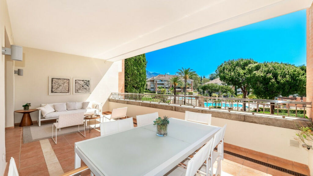 Middle Floor Apartment The Golden Mile Málaga - image 22