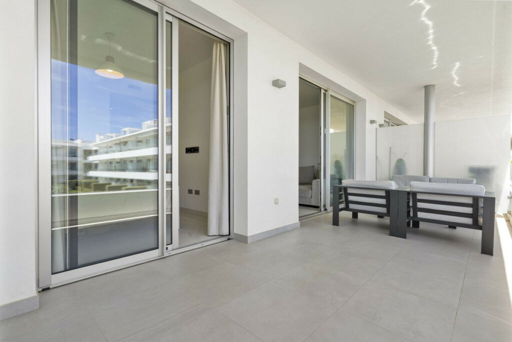 Middle Floor Apartment Estepona Málaga - image 22