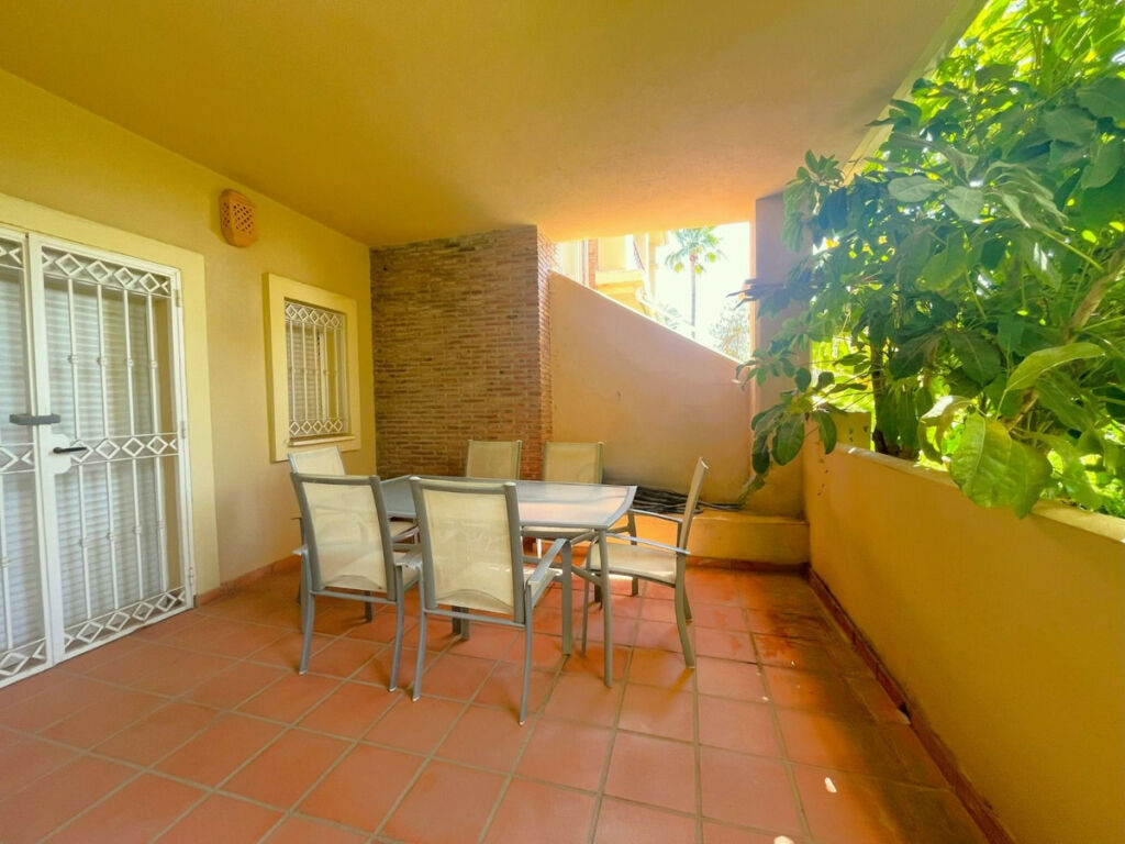 Middle Floor Apartment Estepona Málaga - image 22