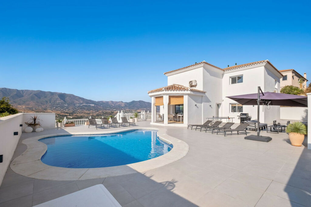 Detached Villa Cerros del Aguila Málaga - image 22