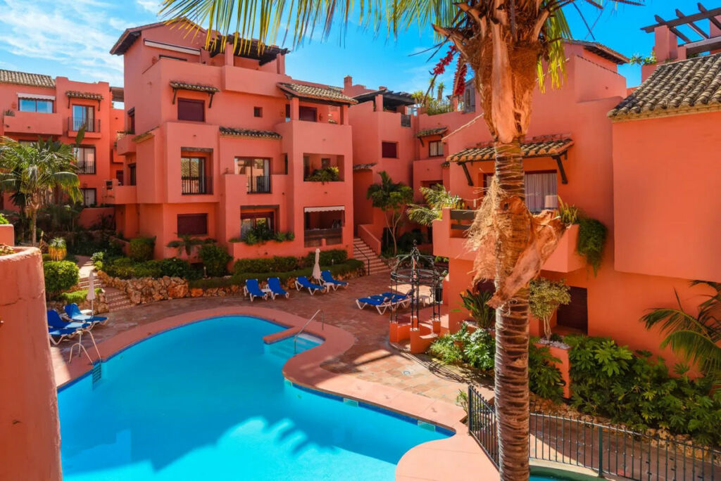 Middle Floor Apartment Elviria Málaga - image 22