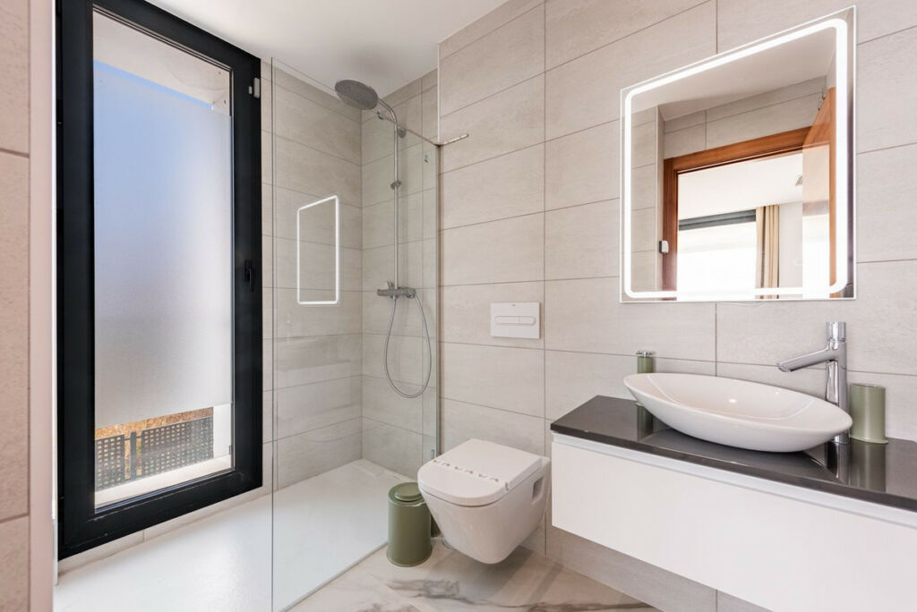 Detached Villa Estepona Málaga - image 22