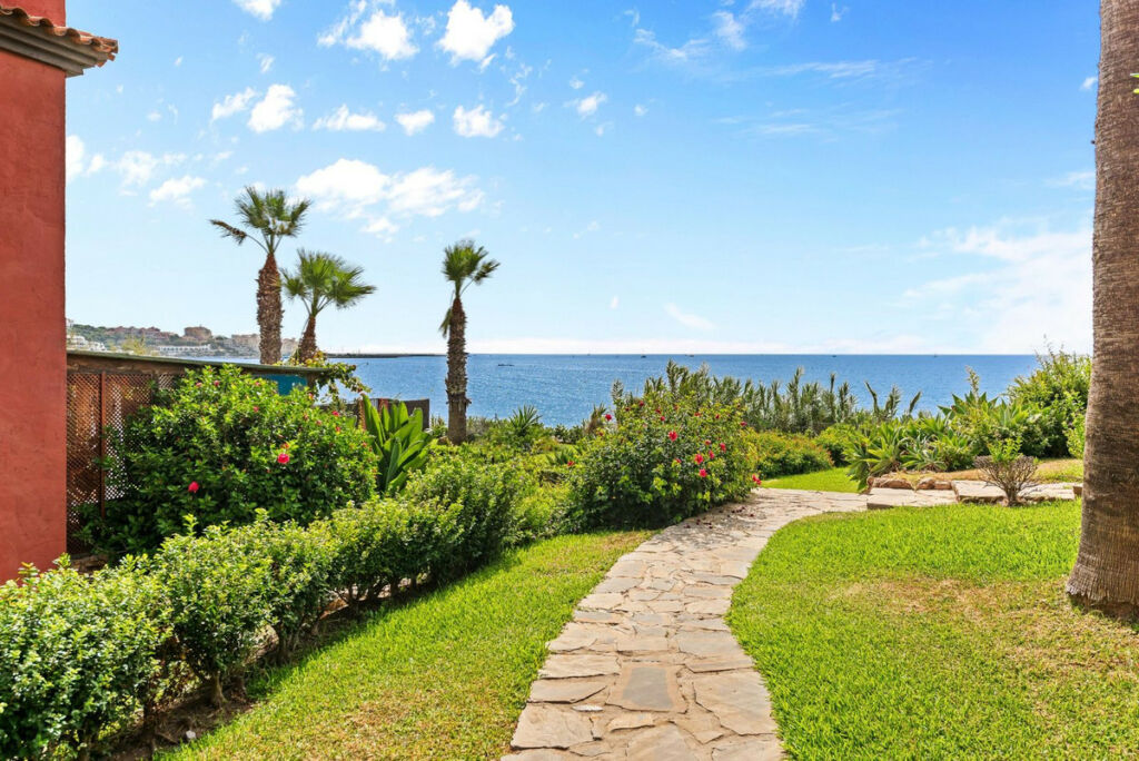 Townhouse Estepona Málaga - image 22