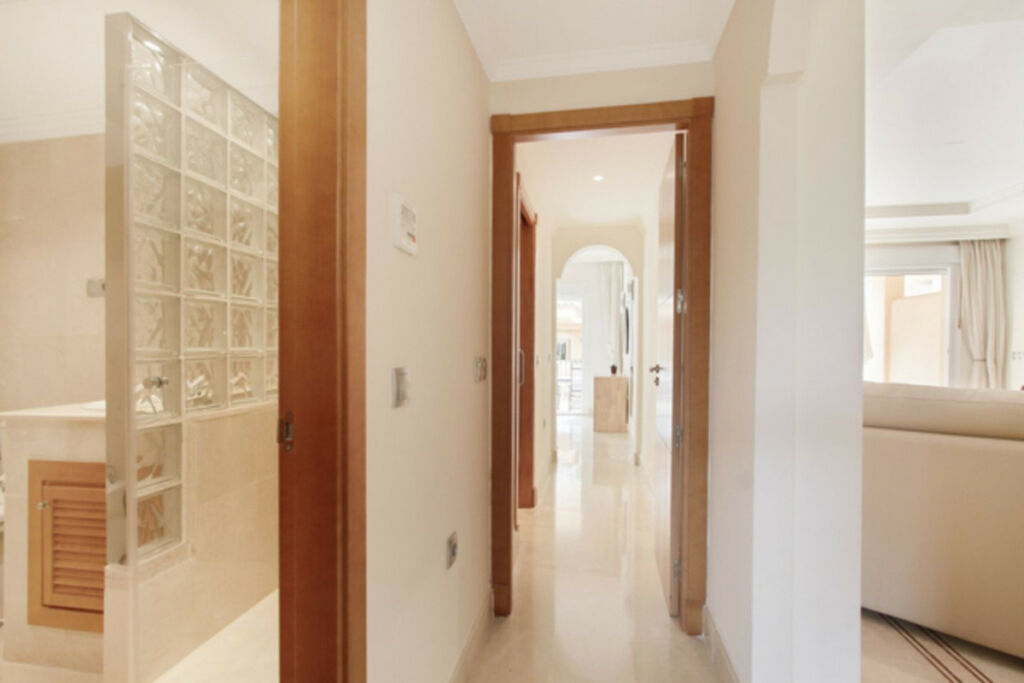 Ground Floor Apartment Aloha Málaga - image 22