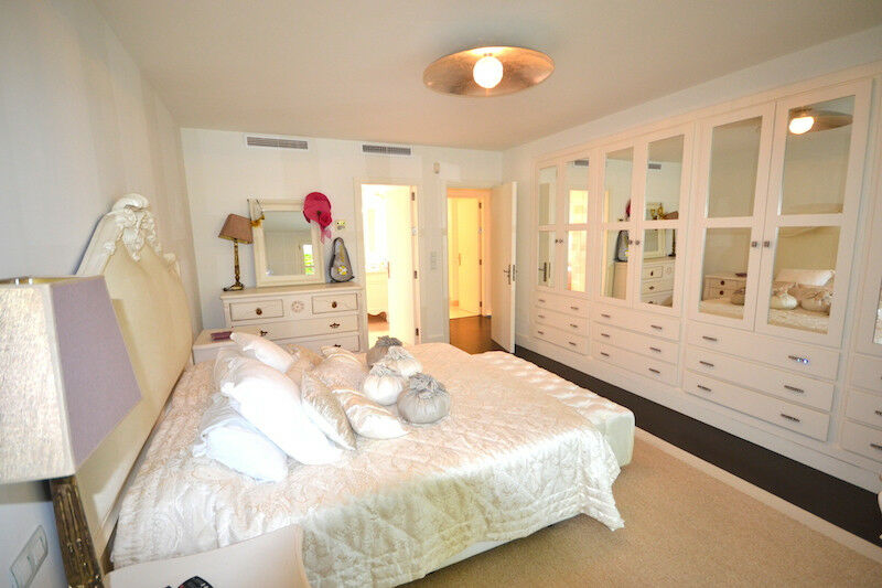 Detached Villa Nueva Andalucía Málaga - image 22