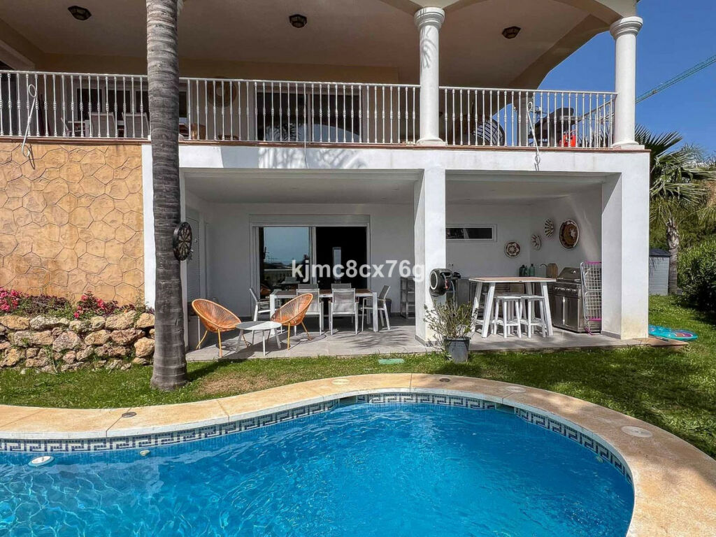 Detached Villa Riviera del Sol Málaga - image 22