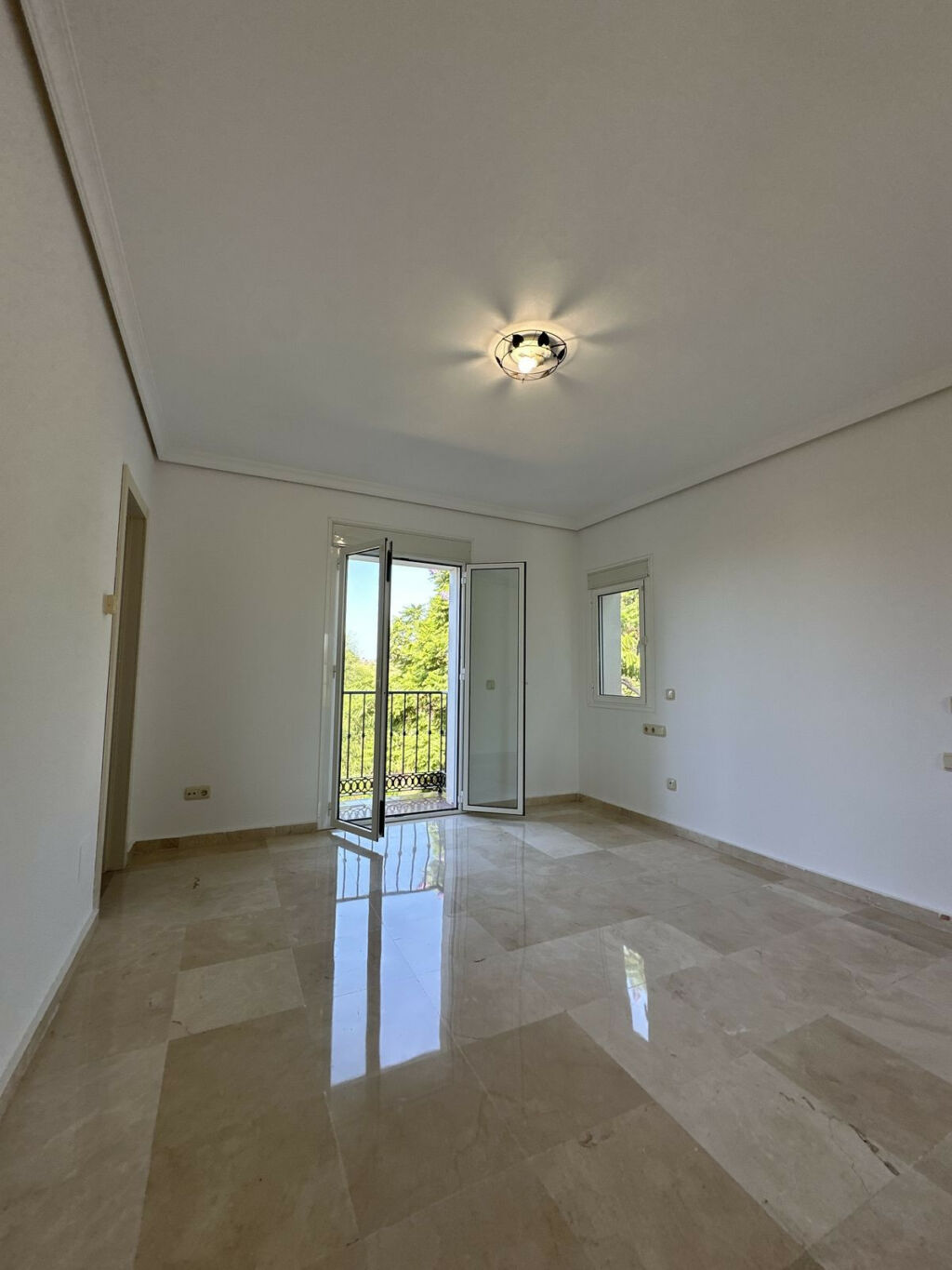 Detached Villa Elviria Málaga - image 22