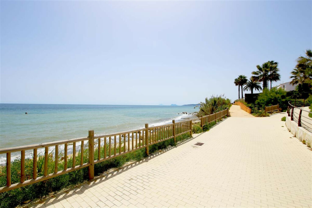 Semi-Detached House Estepona Málaga - image 22