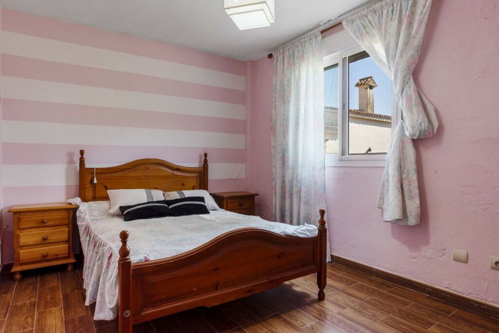 Detached Villa Estepona Málaga - image 22
