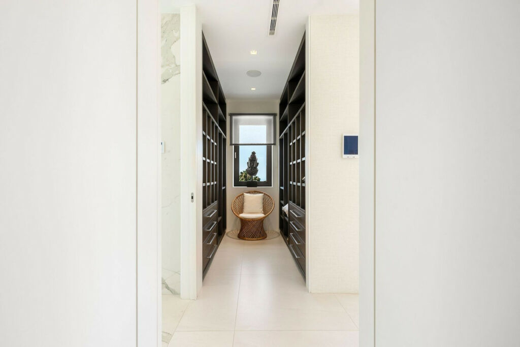 Detached Villa Nagüeles Málaga - image 22