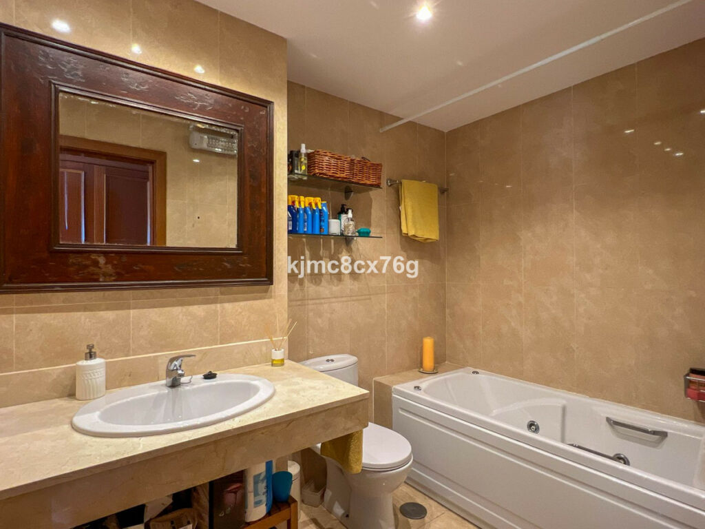 Middle Floor Apartment Calahonda Málaga - image 22