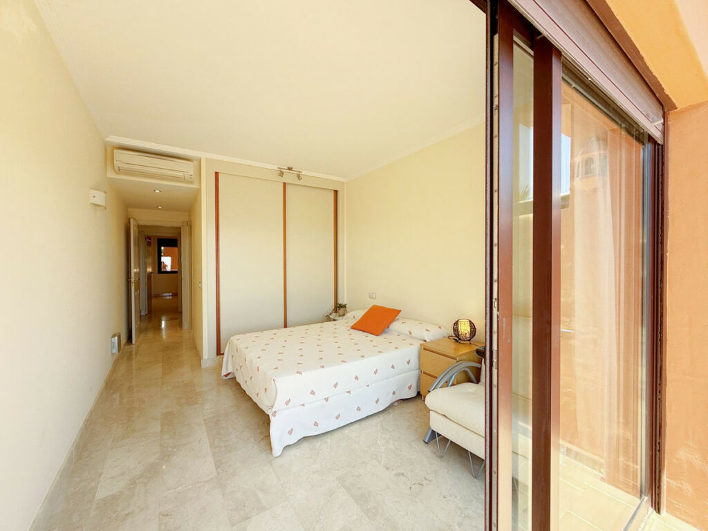 Middle Floor Apartment Estepona Málaga - image 22