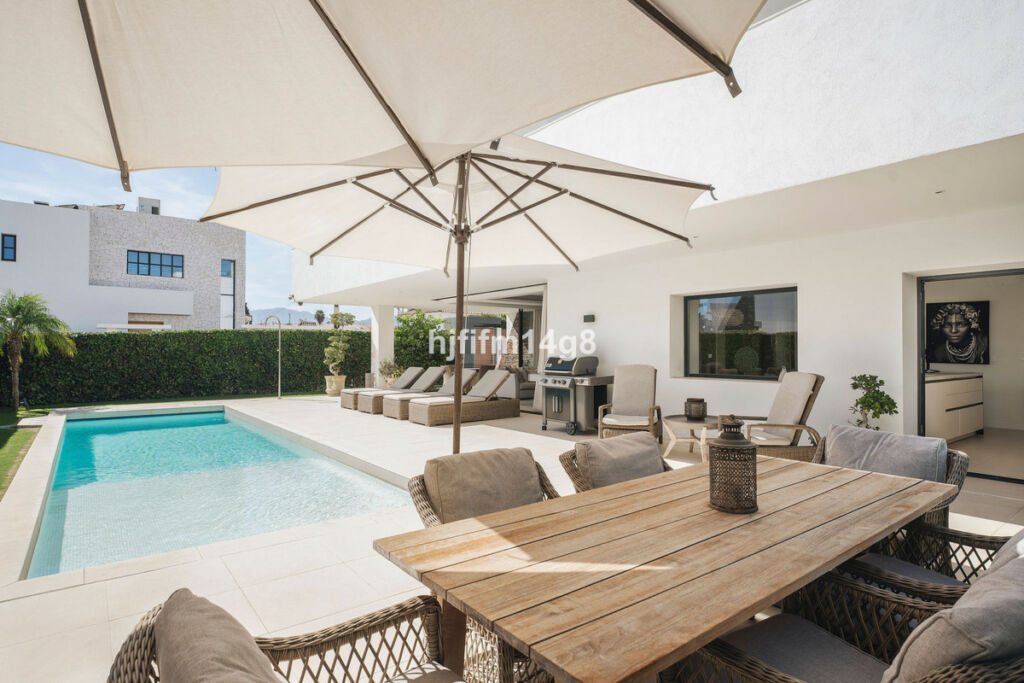 Detached Villa San Pedro de Alcántara Málaga - image 22