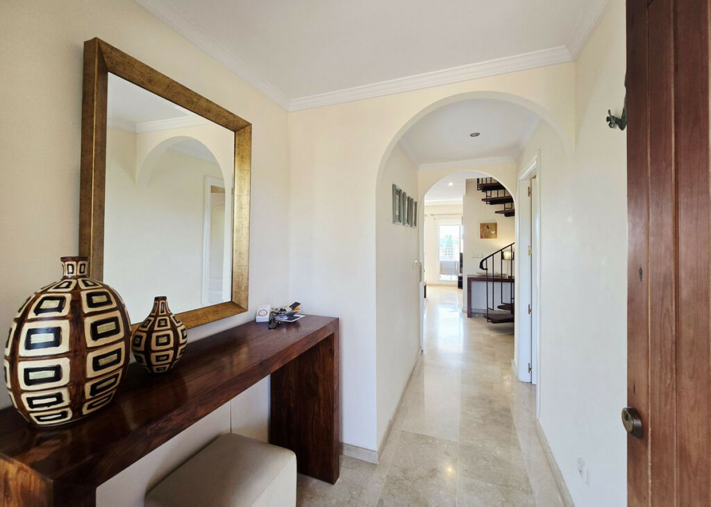 Penthouse Elviria Málaga - image 23