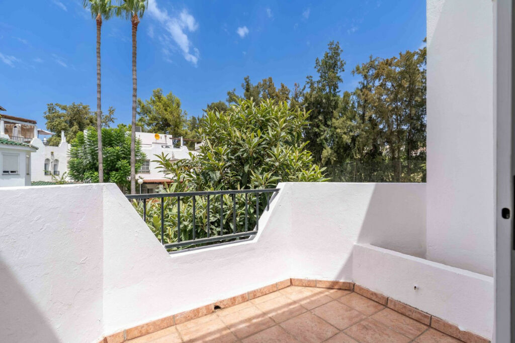Townhouse Nueva Andalucía Málaga - image 23
