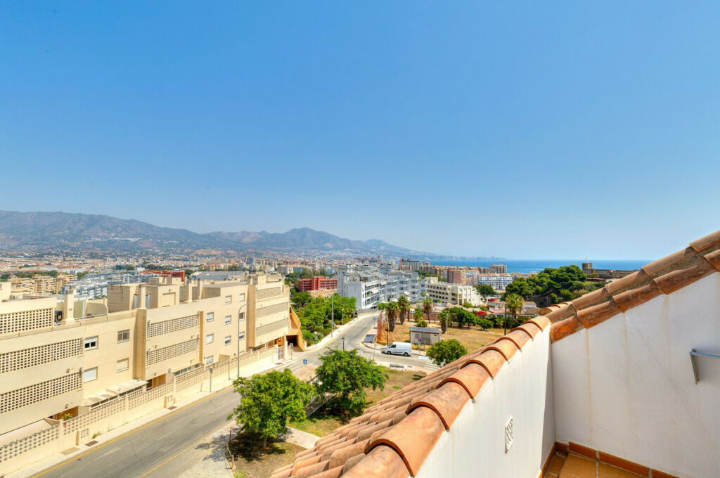 Penthouse Fuengirola Málaga - image 23