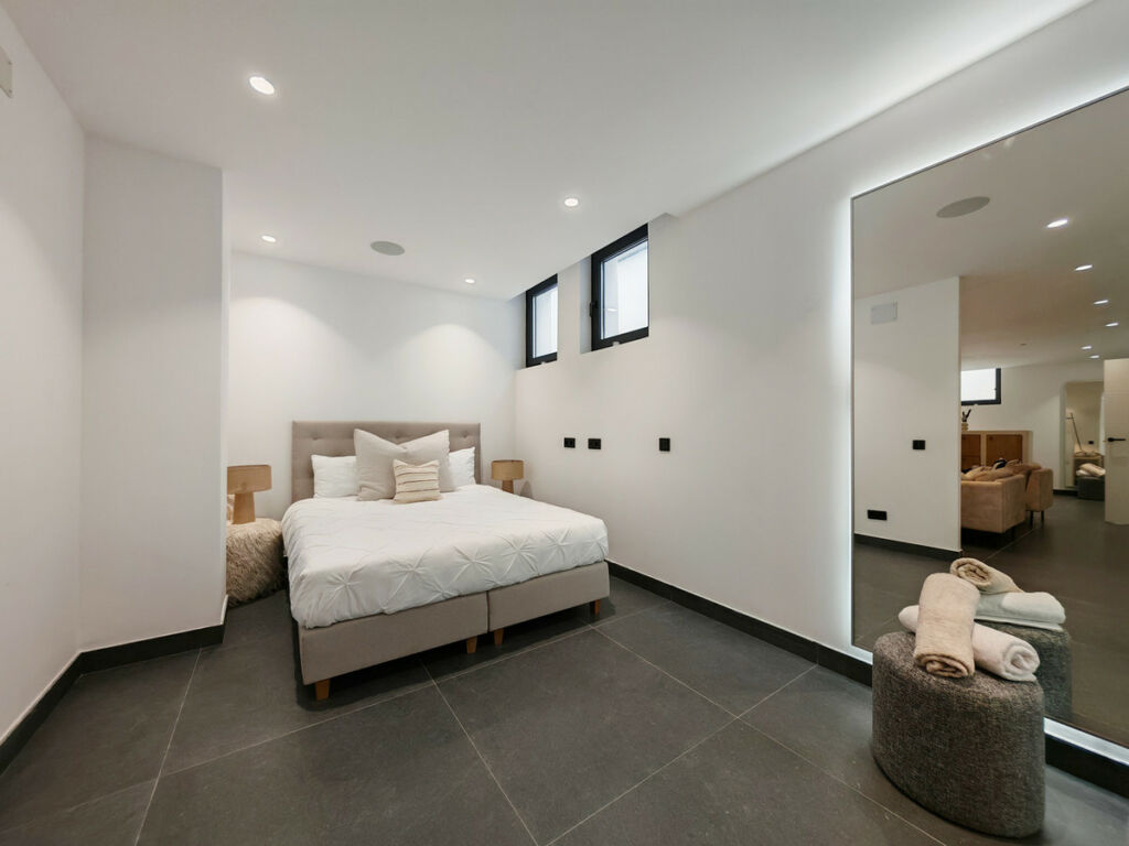 Detached Villa Estepona Málaga - image 25