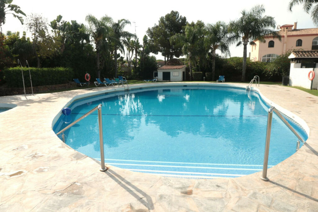Middle Floor Apartment New Golden Mile Málaga - image 23