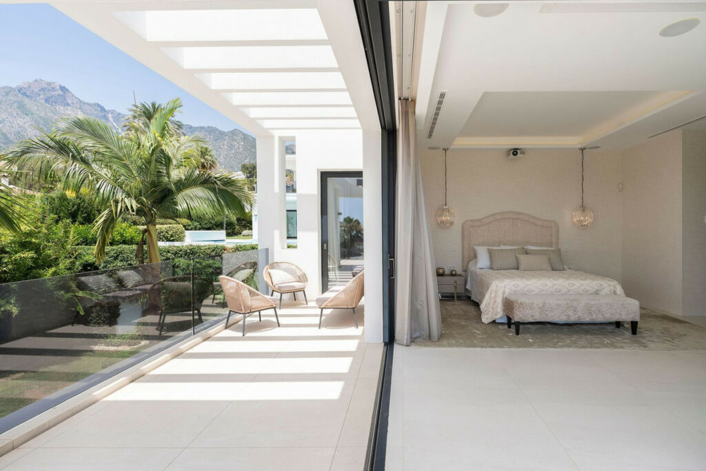Detached Villa Nagüeles Málaga - image 23