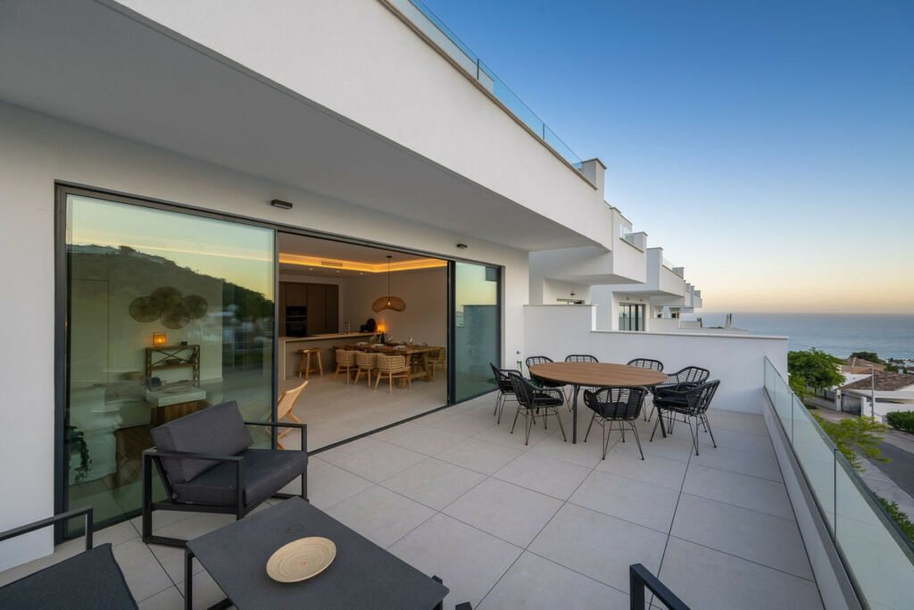 Detached Villa Benalmadena Pueblo Málaga - image 24