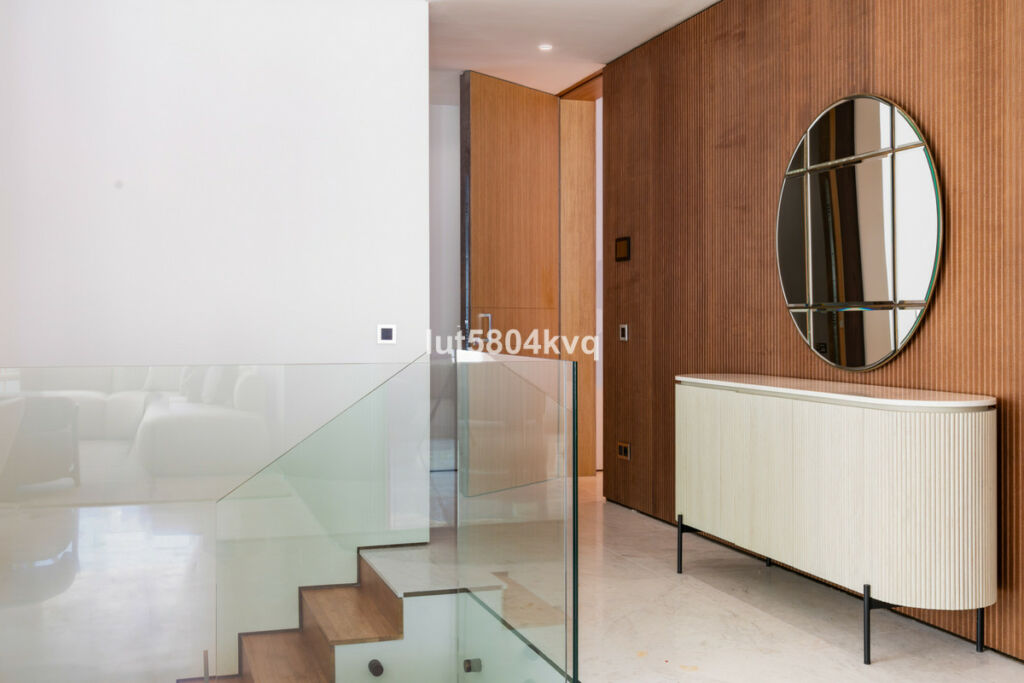 Ground Floor Apartment The Golden Mile Málaga - image 23