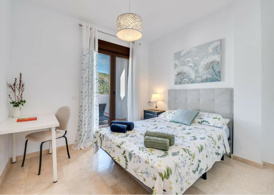Middle Floor Apartment Benahavís Málaga - image 19