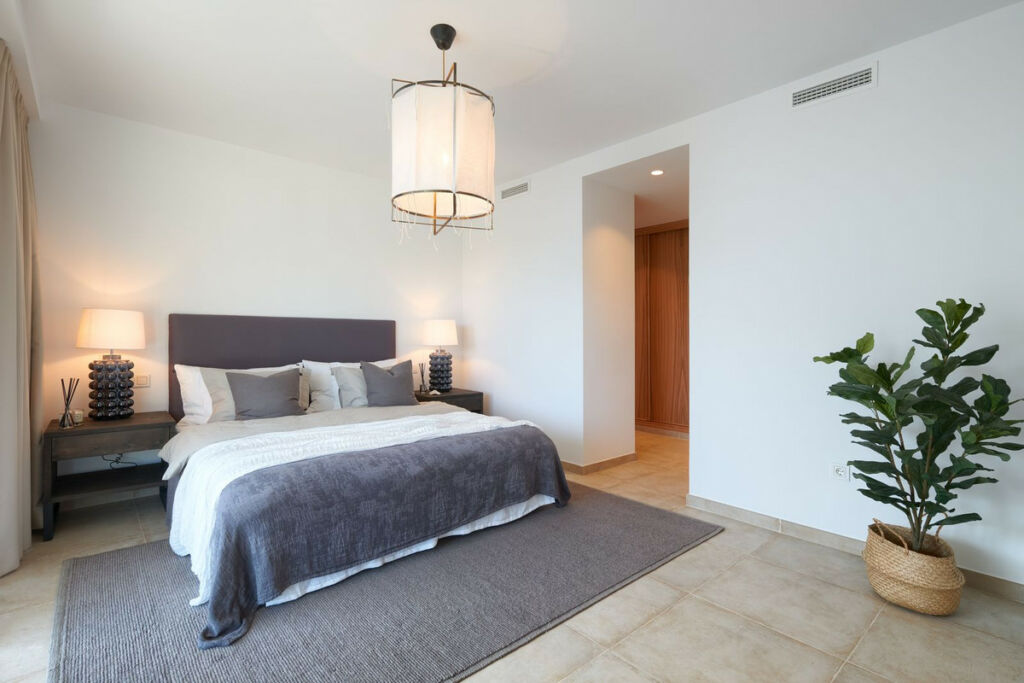 Detached Villa Estepona Málaga - image 23
