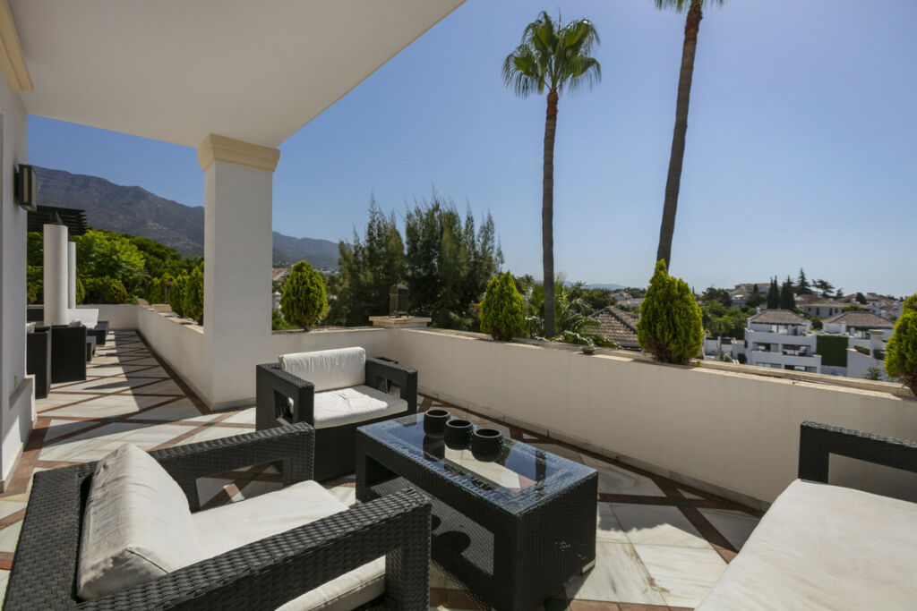 Middle Floor Apartment The Golden Mile Málaga - image 23