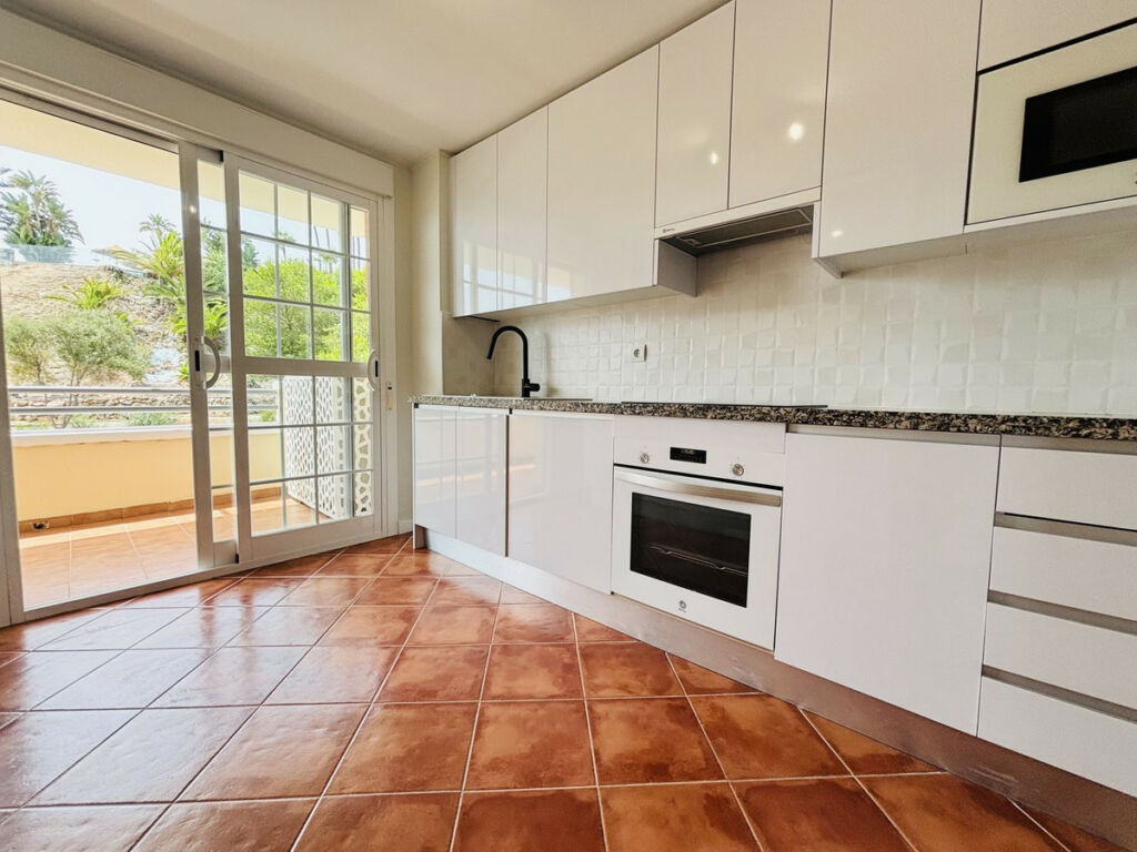 Middle Floor Apartment Benalmadena Málaga - image 23
