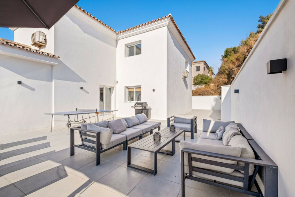 Detached Villa Cerros del Aguila Málaga - image 23