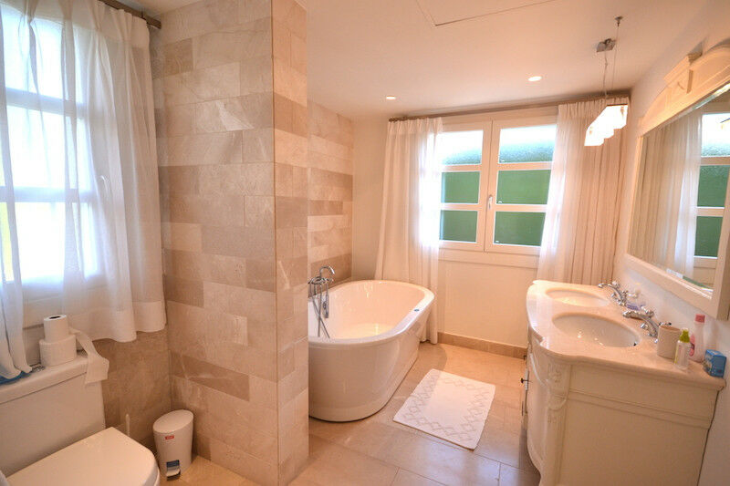 Detached Villa Nueva Andalucía Málaga - image 23
