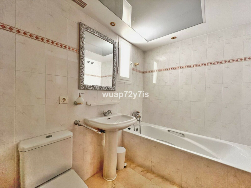 Semi-Detached House Costabella Málaga - image 23