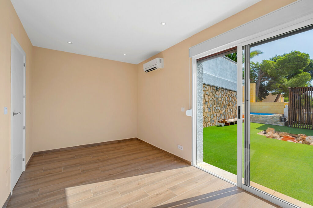 Detached Villa La Nucia Alicante - image 23