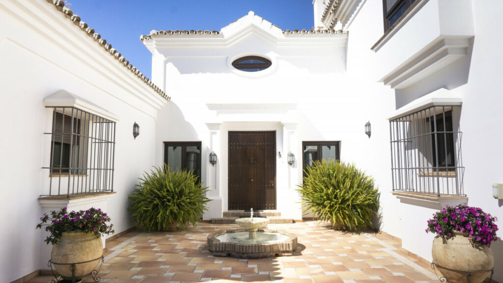 Detached Villa Benahavís Málaga - image 17