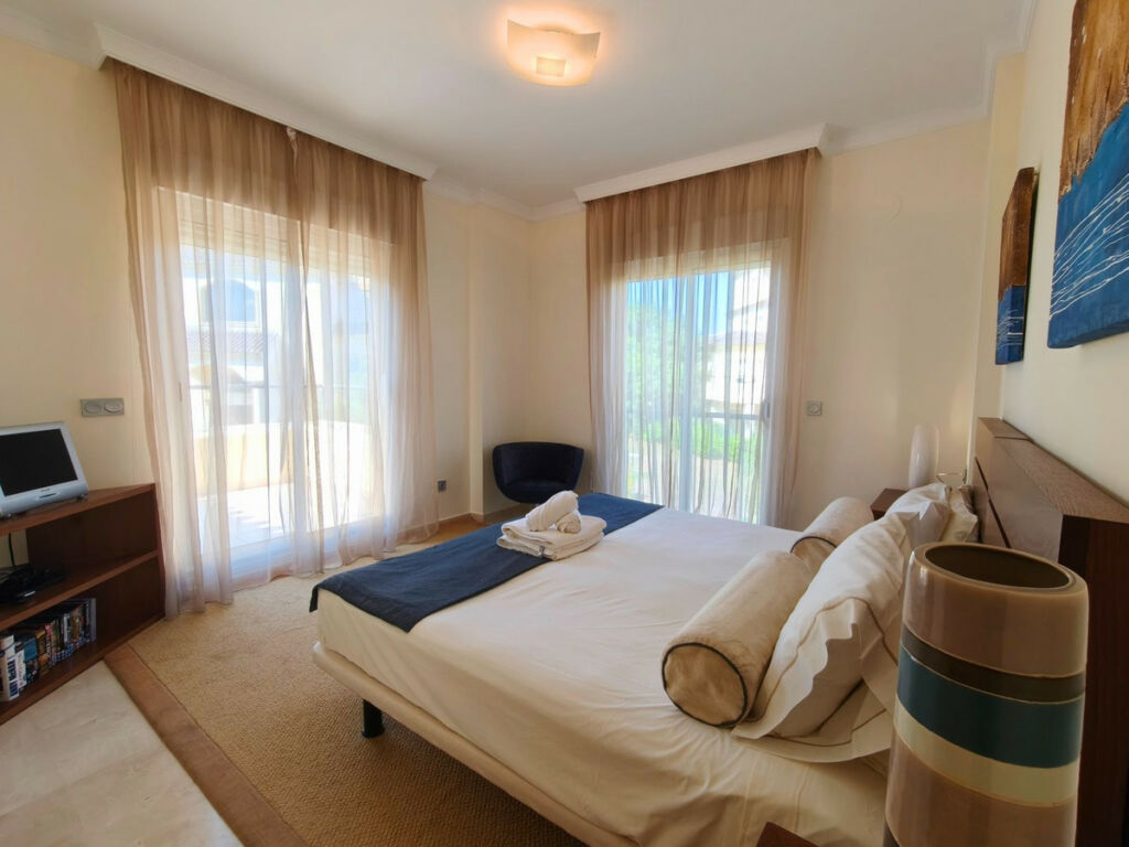 Middle Floor Apartment San Roque Club Cádiz - image 23