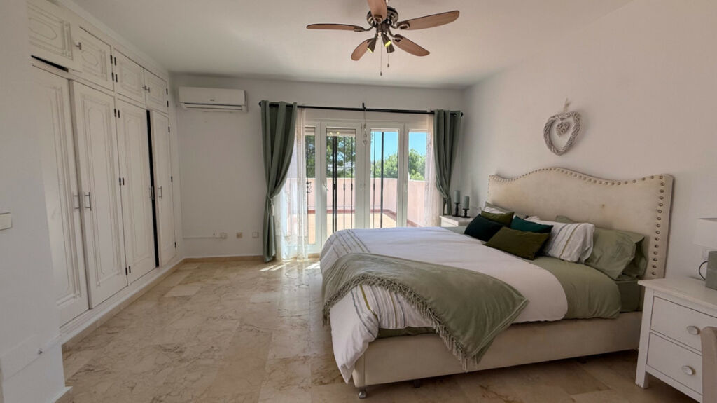 Detached Villa Las Ramblas Golf Alicante - image 23