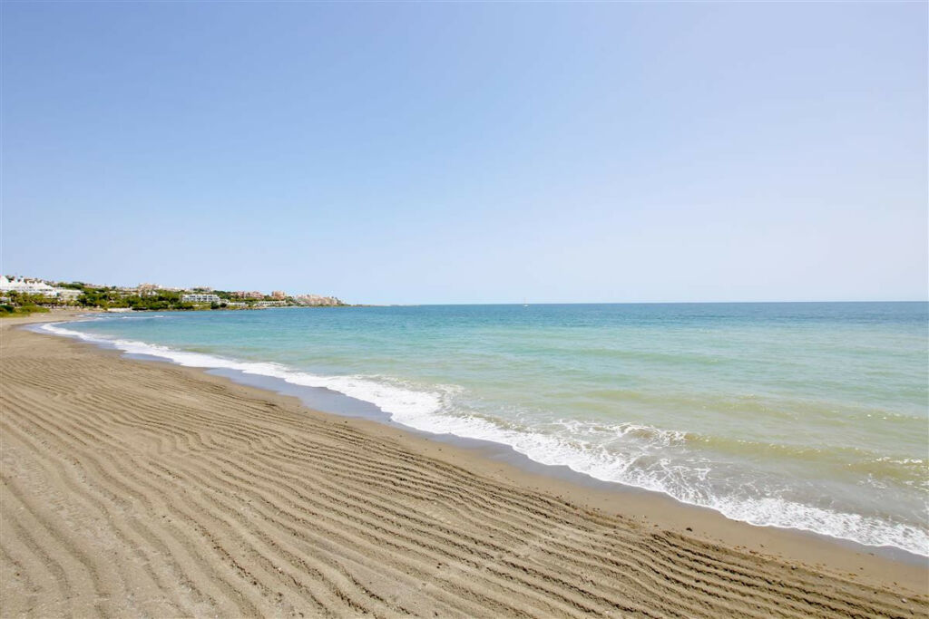 Semi-Detached House Estepona Málaga - image 23