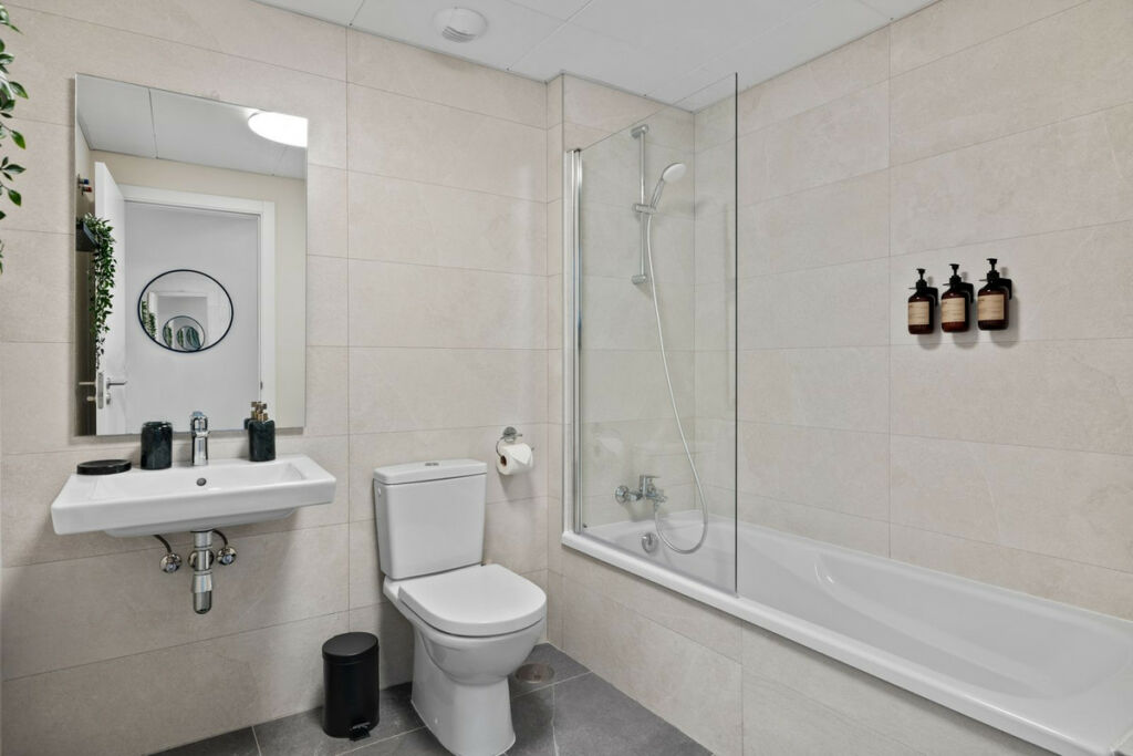 Middle Floor Apartment Estepona Málaga - image 23