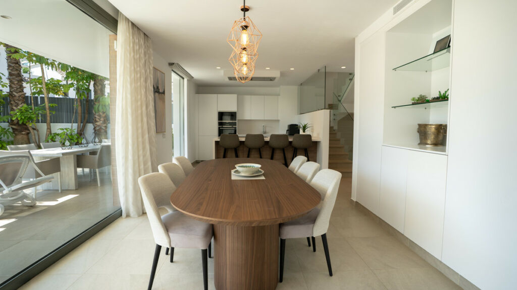 Detached Villa Estepona Málaga - image 23