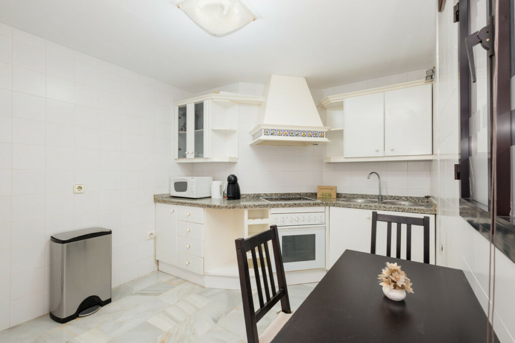 Middle Floor Apartment Puerto Banús Málaga - image 23