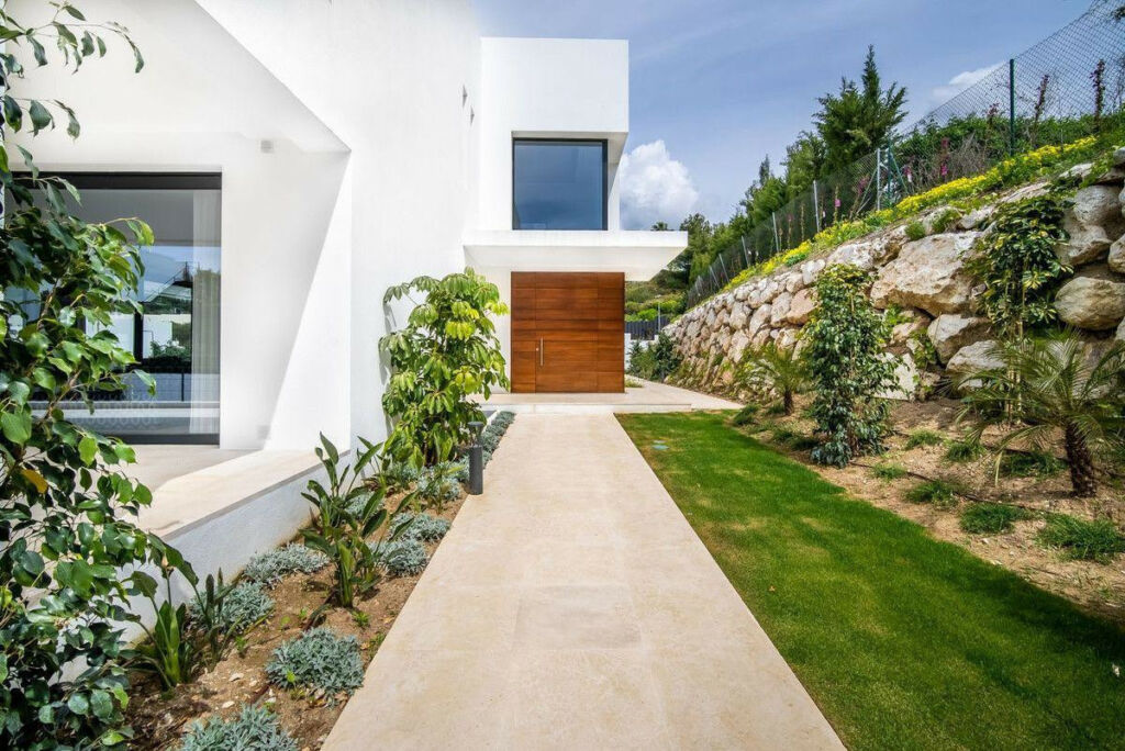 Detached Villa Nueva Andalucía Málaga - image 23