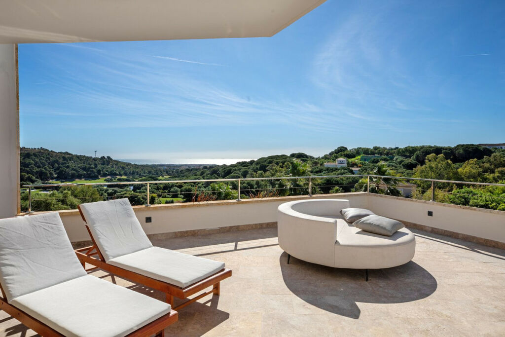 Detached Villa Sotogrande Cádiz - image 23