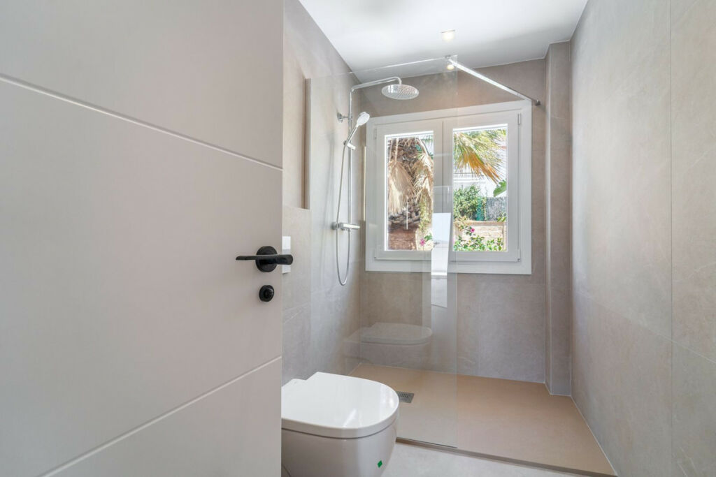 Detached Villa Torreblanca Málaga - image 23