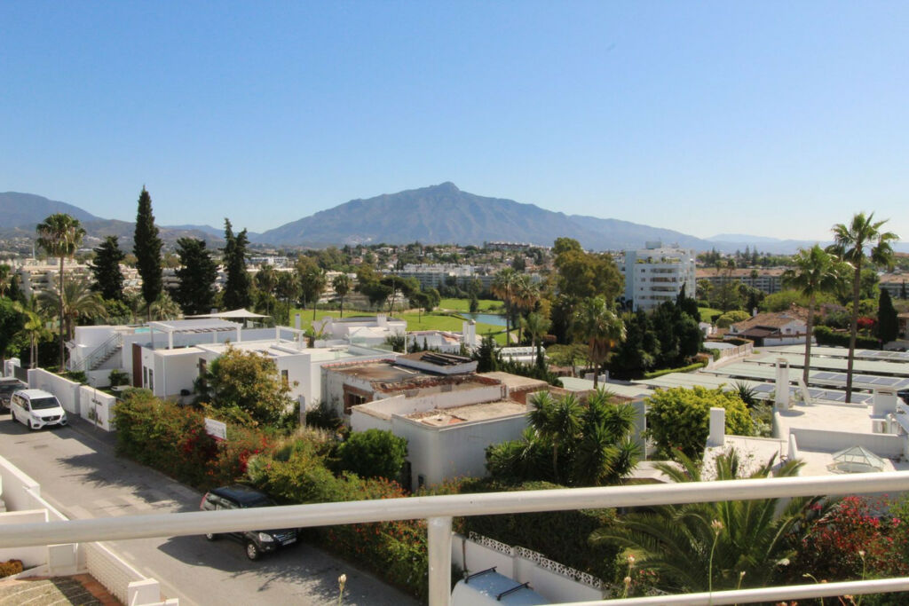 Middle Floor Apartment Guadalmina Alta Málaga - image 23