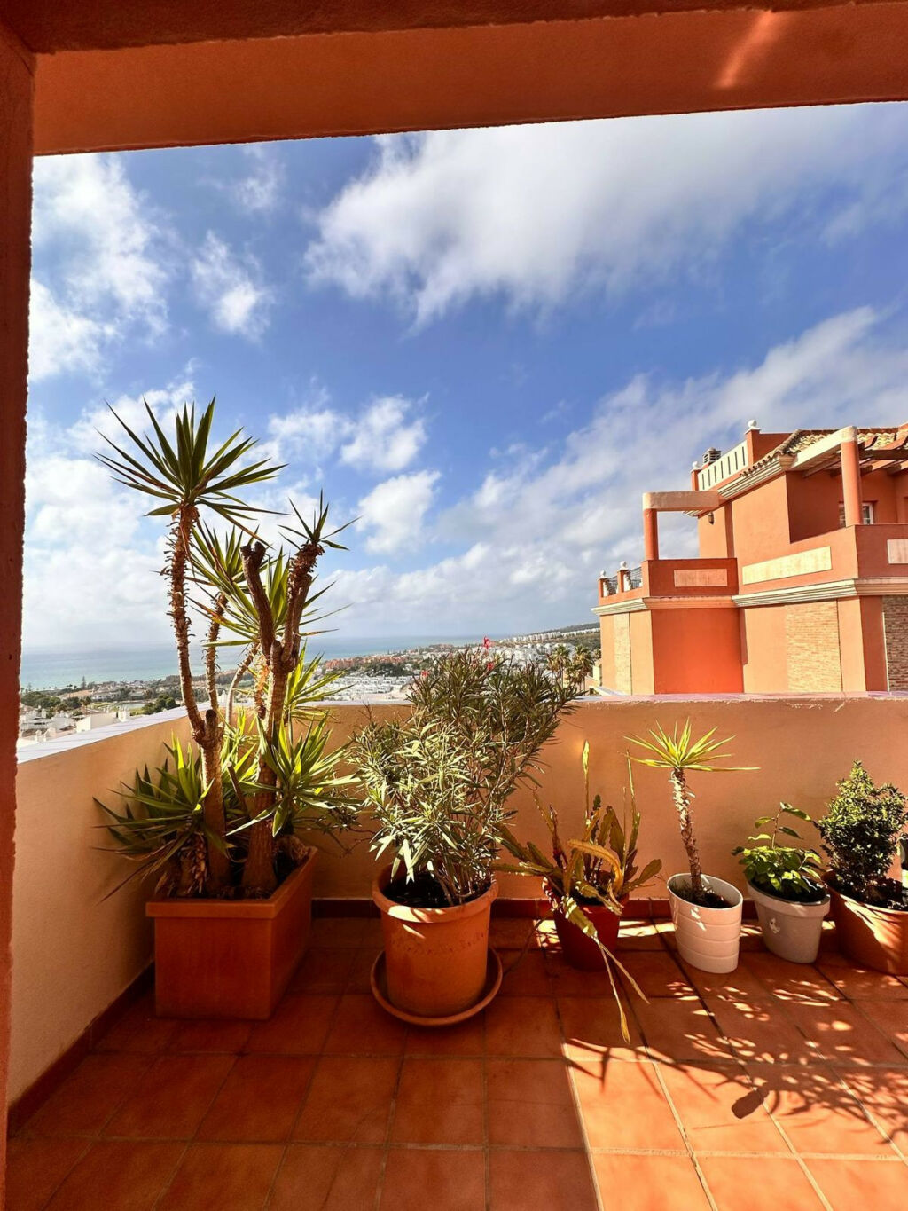 Middle Floor Apartment La Duquesa Málaga - image 23
