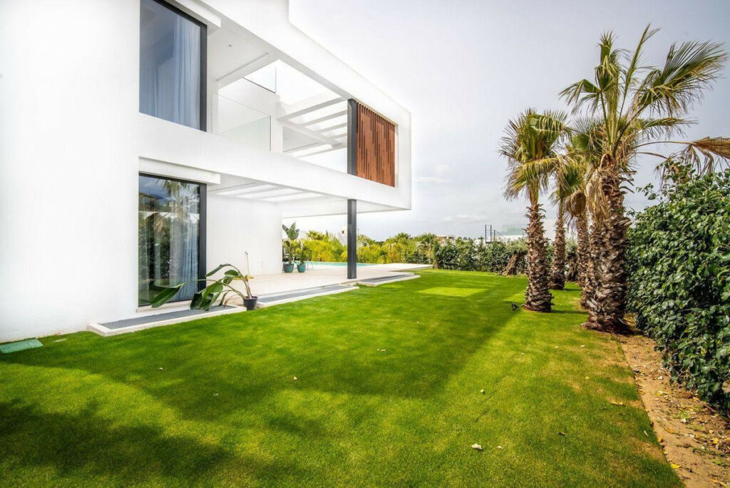 Detached Villa Nueva Andalucía Málaga - image 24