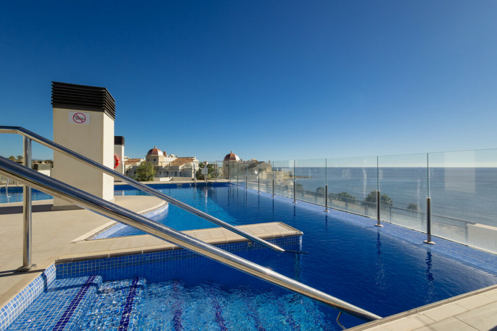 Middle Floor Apartment Estepona Málaga - image 24